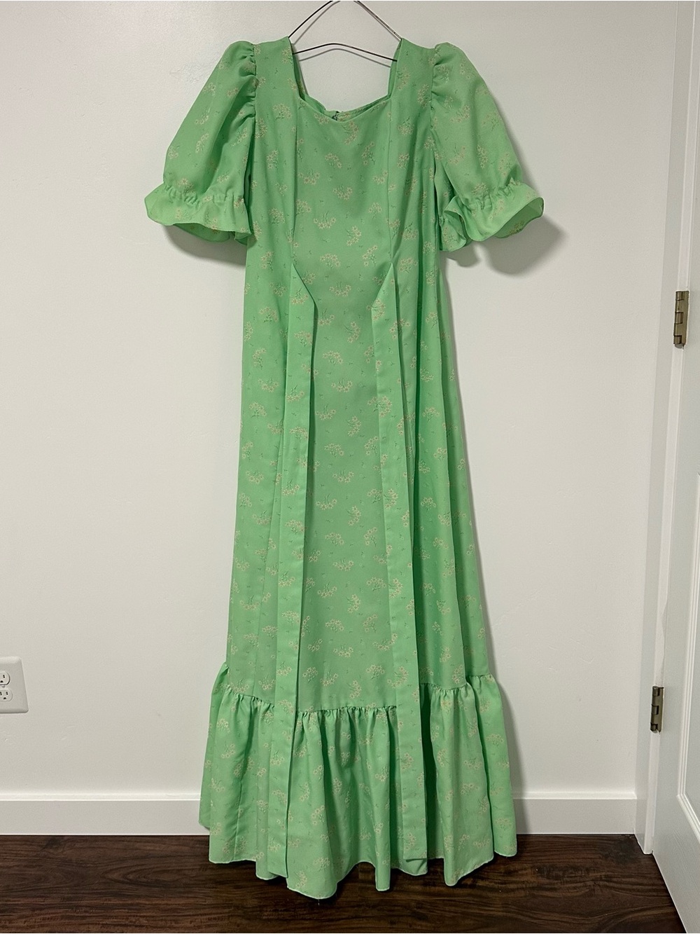 Vintage Homemade Green Puff-Sleeve Maxi Dress